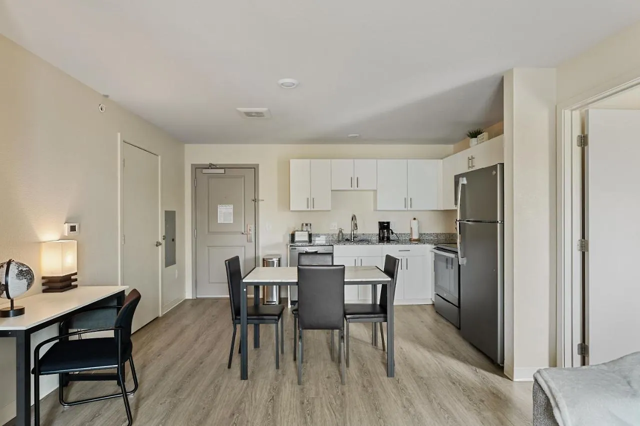The Professional - 5 Mins To Carowinds Apartment Charlotte